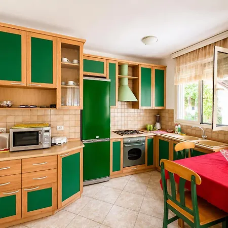 Appartement Cozy In 3 Min From The Golem (Tirana)